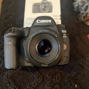 Canon EOS 5D Mark IV Digital Camera Black